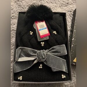 ✨ Vince Camuto Beanie & Scarf Set – New ✨